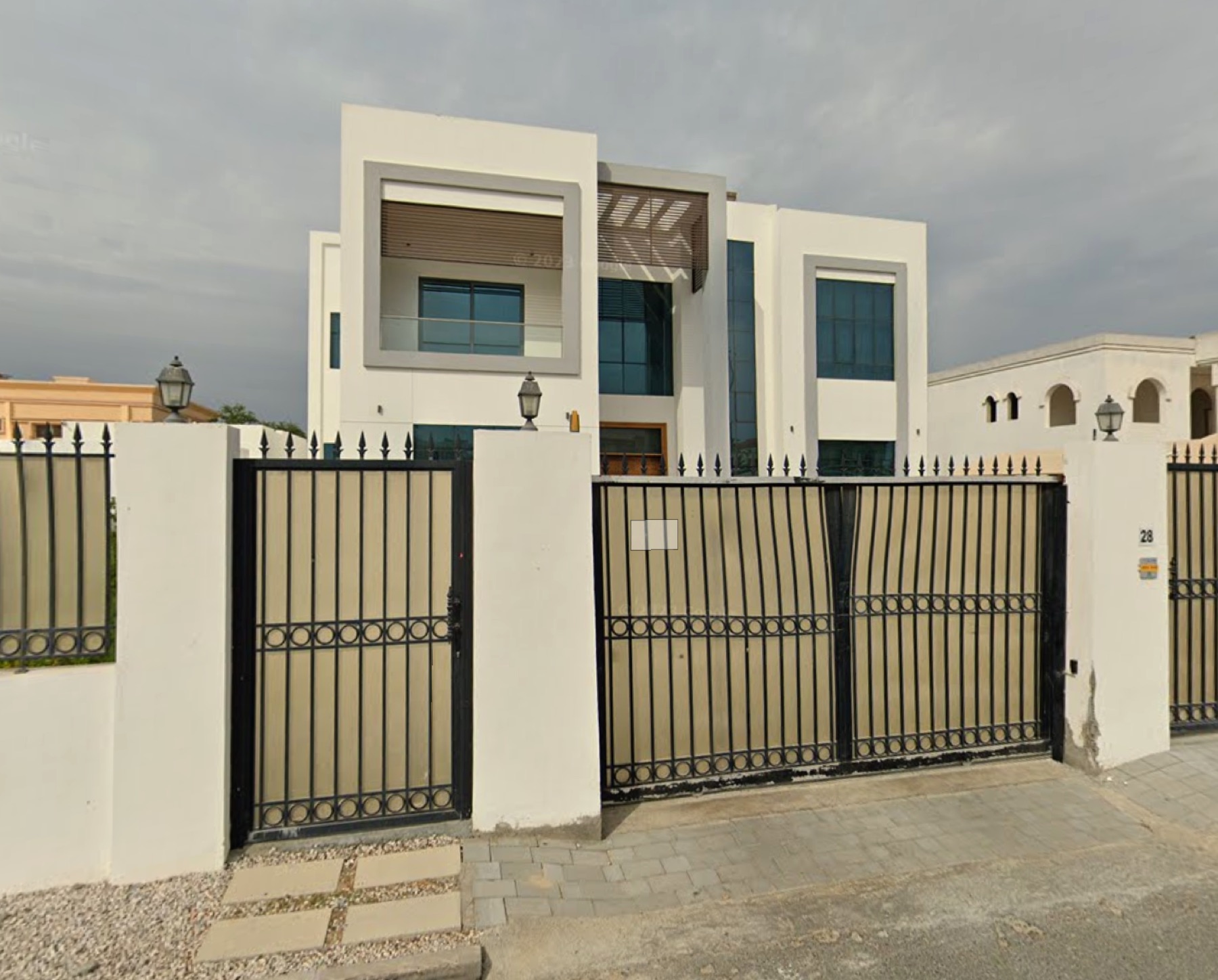 Contemporary private villa in Al Barsha, Dubai